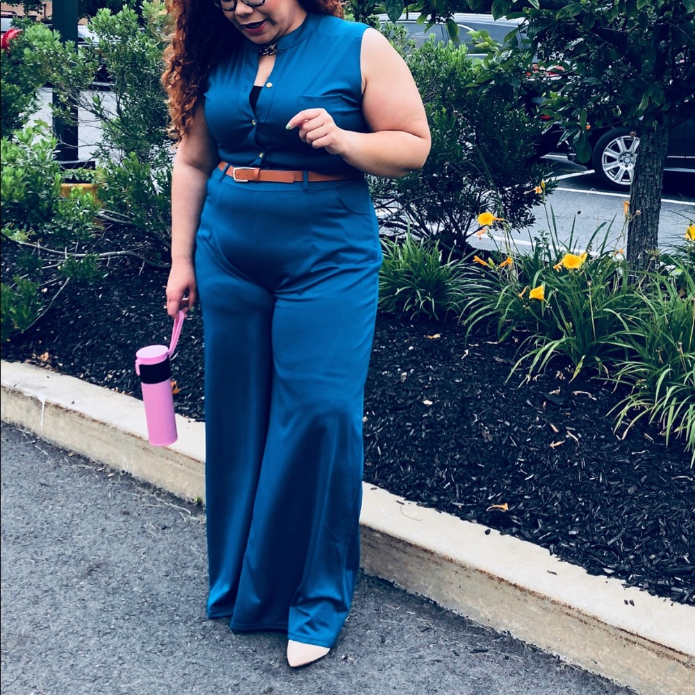 Women’s Romper. Belt is not included.